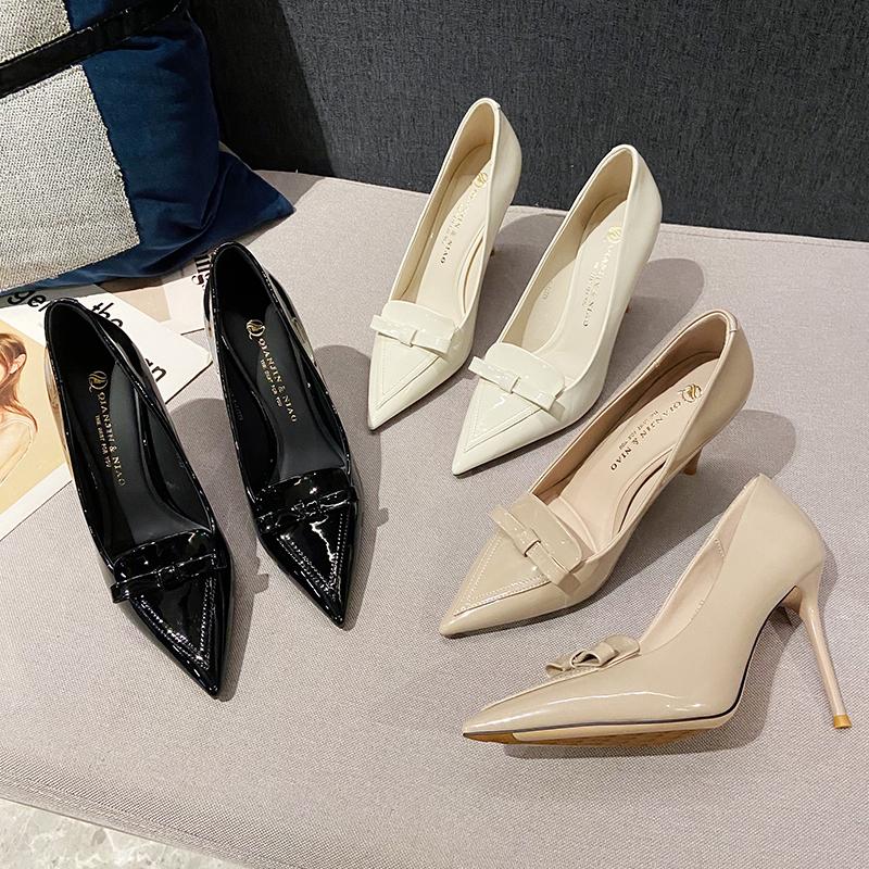 Модные женские туфли на высоком каблуке, свадебные, реплика, женские лодочки, скарпины, с металлической цепочкой и пряжкой, на низком каблуке-шпильке, телесные, зеленые, туфли для выпускного вечера