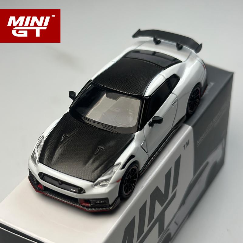 МИНИ ГТ 1:64 Nissan GTR 2024 Жемчужно-белый Перламутровый Литой Автомобиль Модель 1045