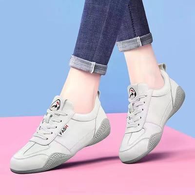 Женская спортивная повседневная обувь на плоской подошве, повседневная обувь из дышащей сетки, женские осенние кроссовки на каблуках, нескользящие вулканизированные туфли, размер плюс 43