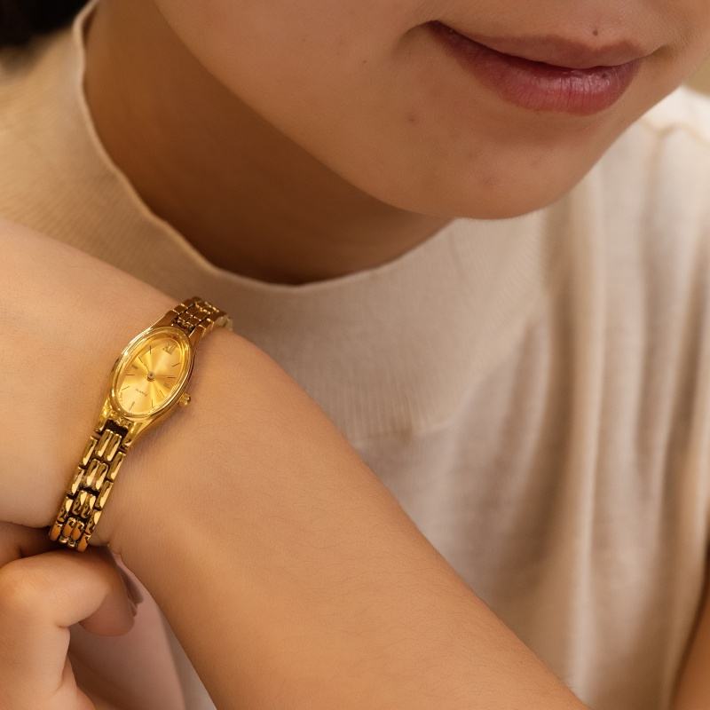 Vintage Bracelet Women's Watch Oval Dial Exquisite Minimalist Quartz Wristwatch Stainless Steel Band