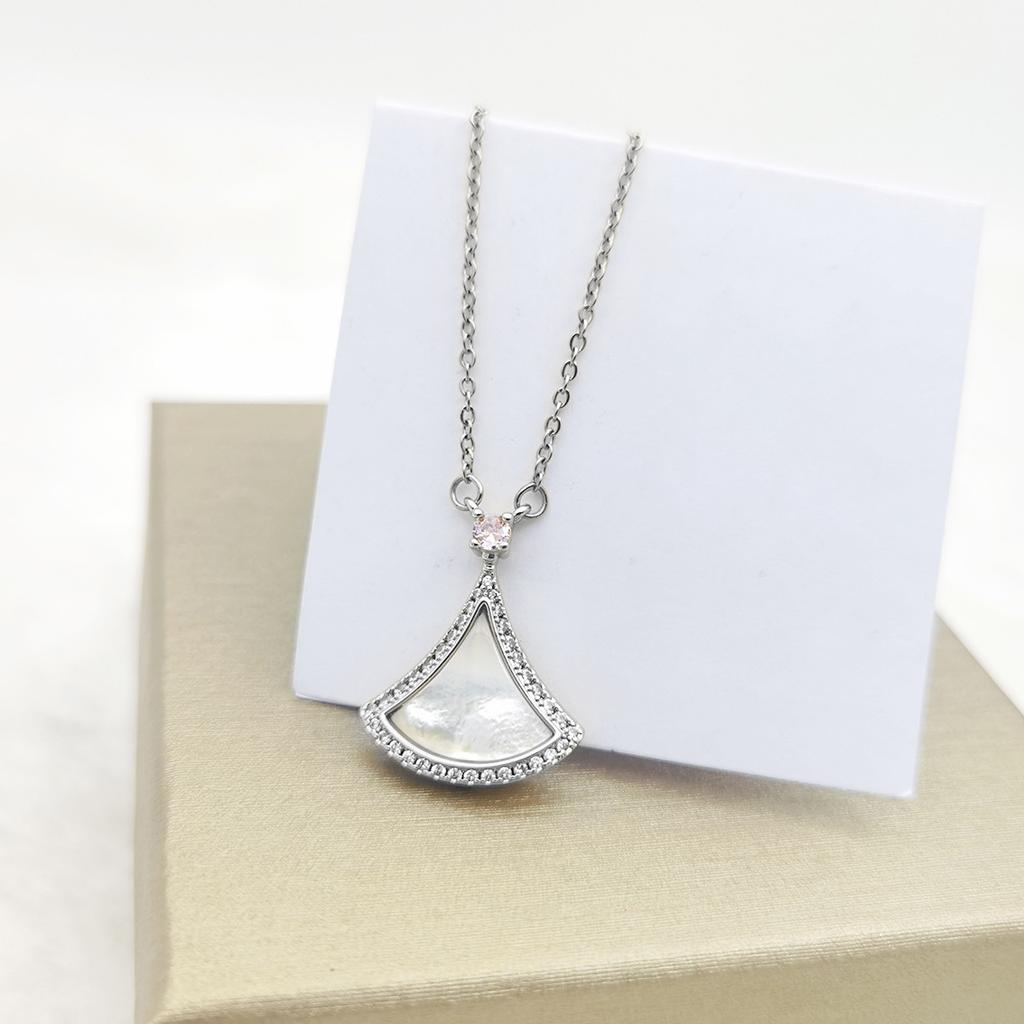 Necklace Diamond-set Skirt Shell Necklace Clavicle Chain