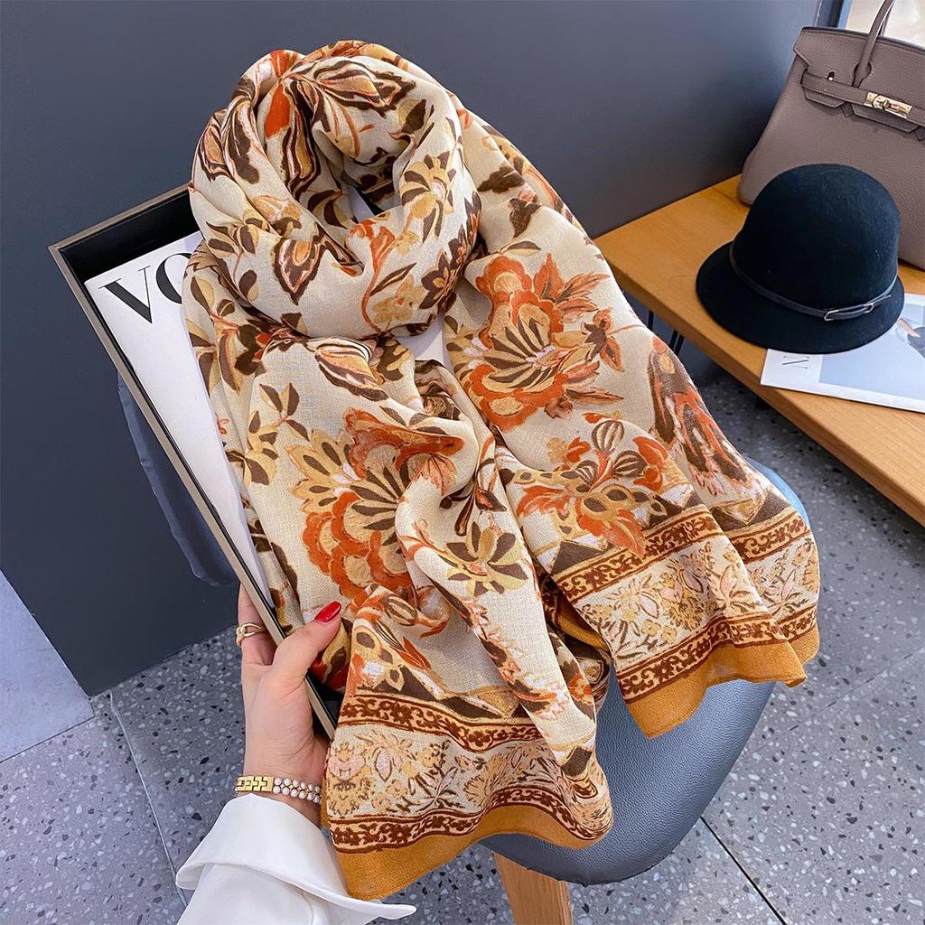 Spring and Autumn Travel Sunscreen Shawl for Women High-end Large Silk Scarf Air-conditioned Outdoor Shawl for Two-purpose Versatile