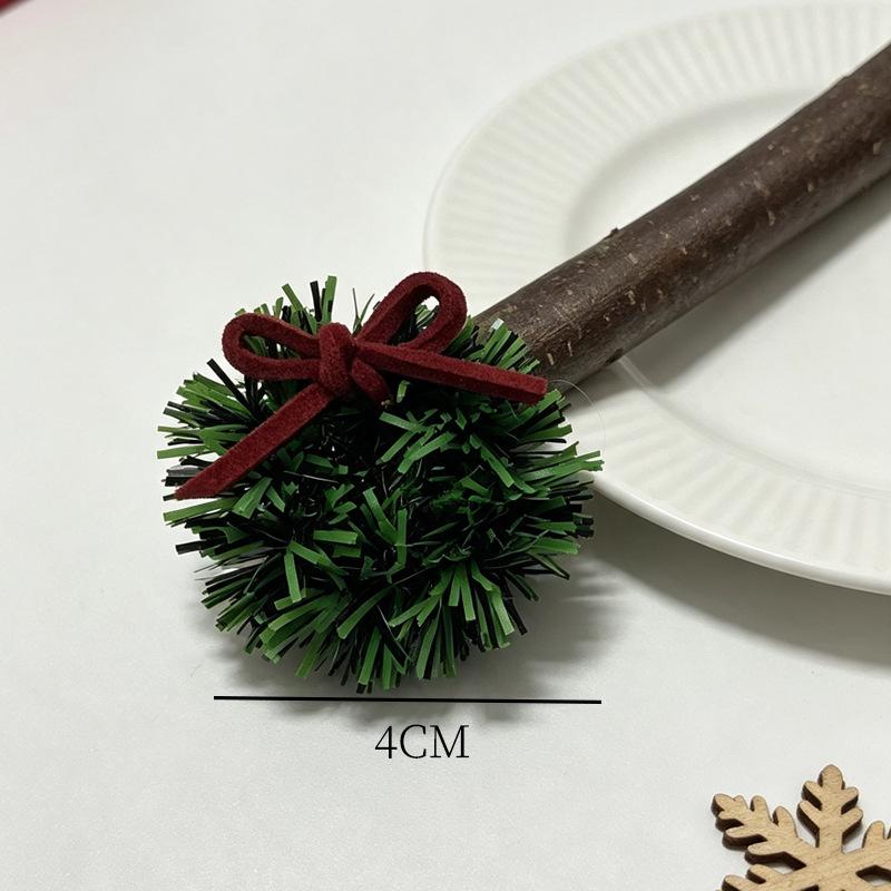 Mini Christmas Celebration Wreath with Bow Ornament