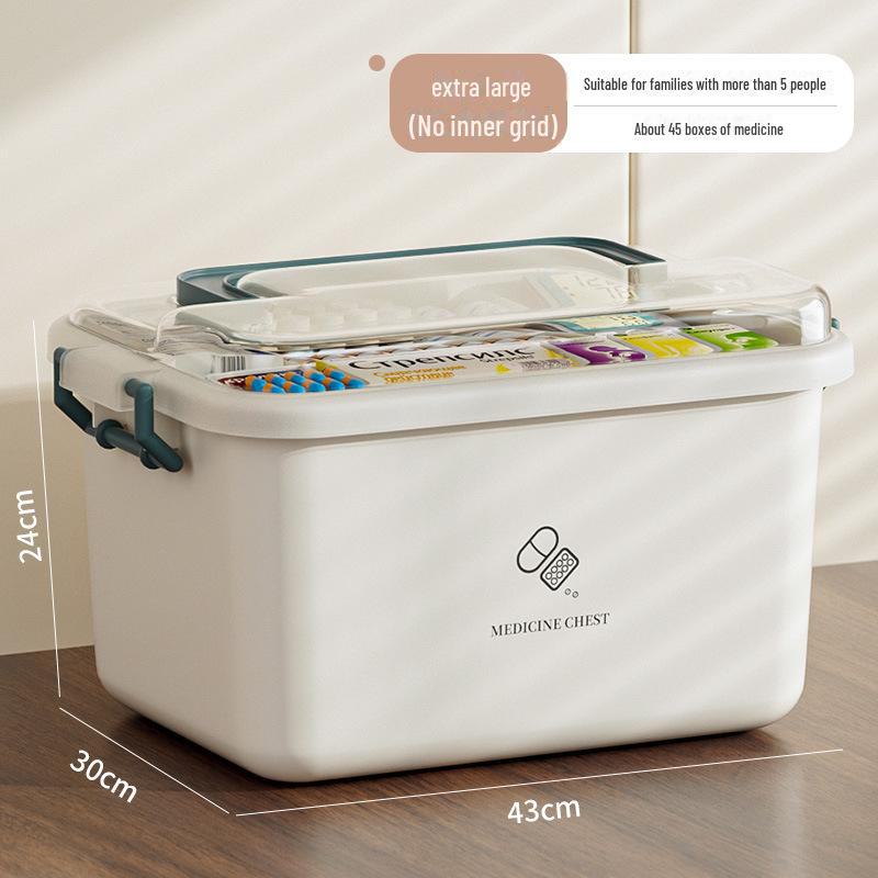 Вместительная переносная аптечка с многоуровневыми отделениями для хранения предметов первой помощи и средств экстренной помощи.