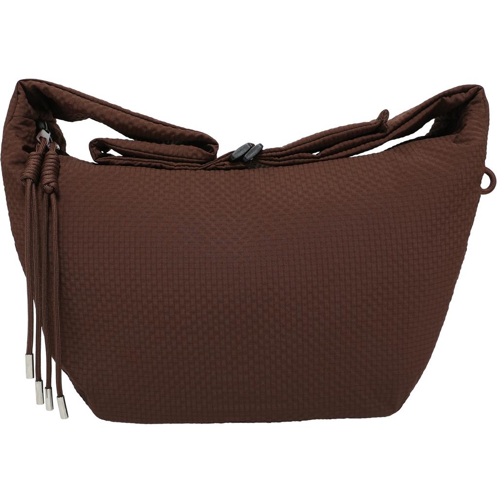 Эта сумка кроссбоди представляет собой простую, но вместительную сумку-пельмень и универсальную сумку-тоут для поездок.