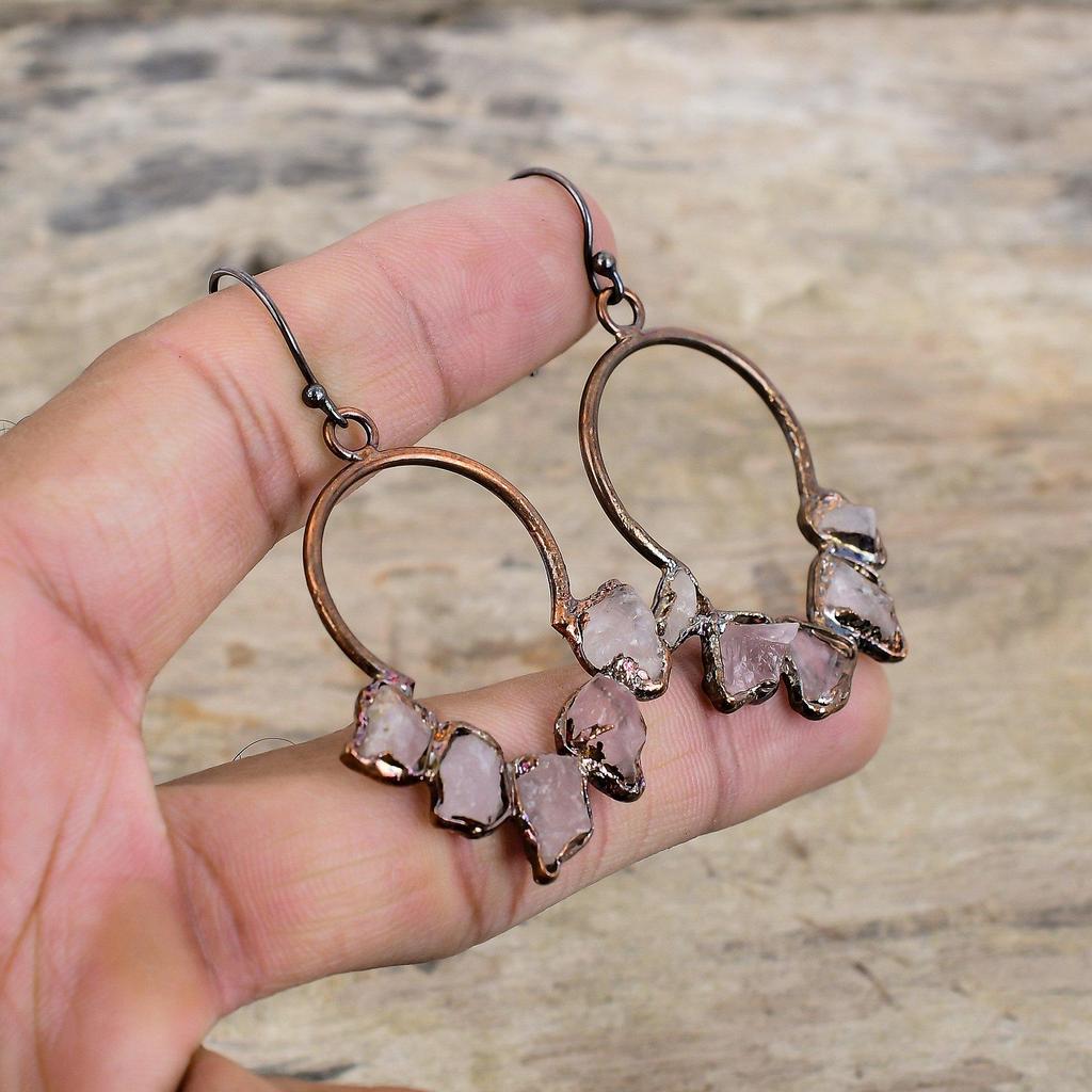 Серьги из розового кварца, грубые серьги из драгоценных камней, серьги из гальванопластики из меди, серьги ручной работы, ювелирные изделия из гальванопластики для подарка, серьги из камня по рождению