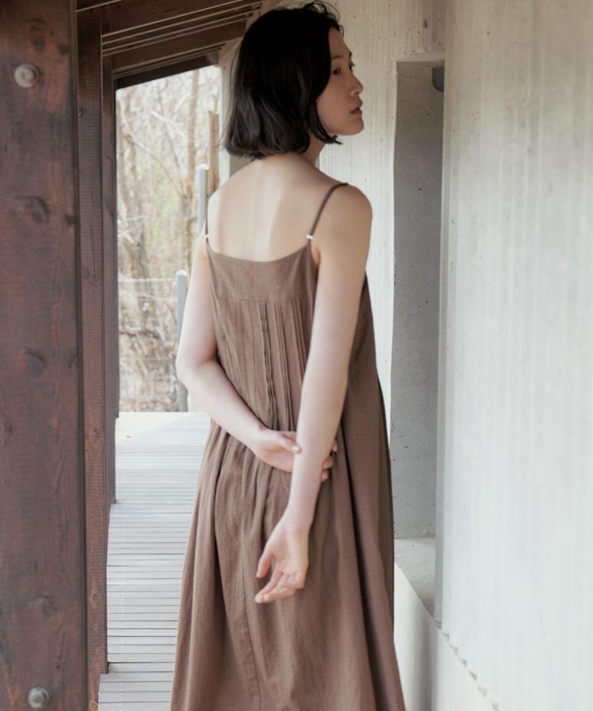 Step Around Pintuck Button Slip Dress_Brown