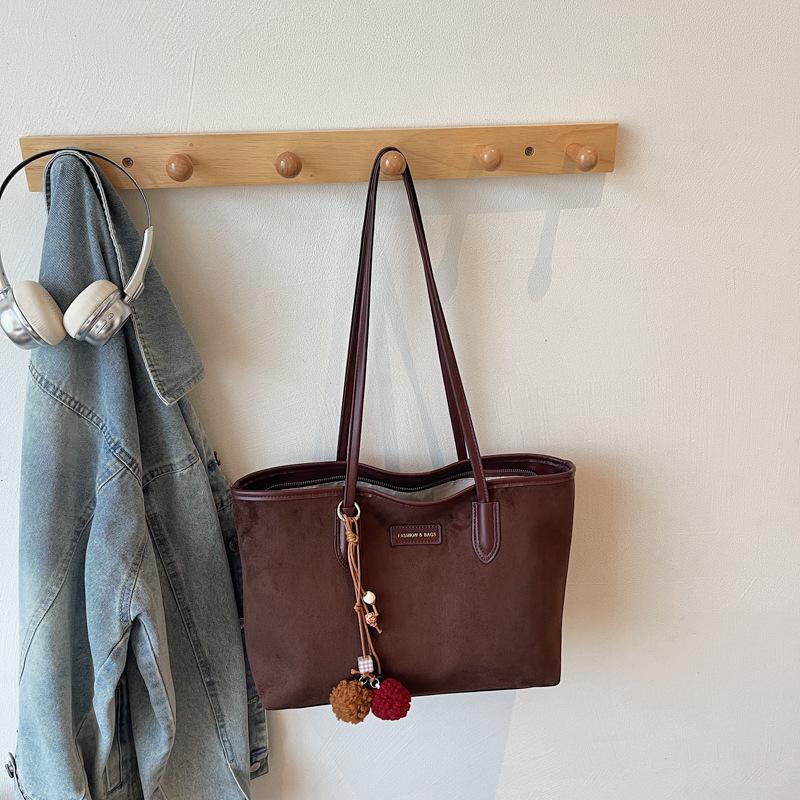 Вместительная замшевая сумка женская осень-зима 2025 новая универсальная сумка через плечо повседневная рабочая сумка-тоут для поездок