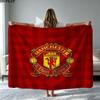 1 шт. Фланелевое одеяло с узором и возможностью кастомизации имени Manchester United F. Подходит для всех сезонов. Для домашнего декора. Тепло и уют. Подарки. Праздничный подарок.