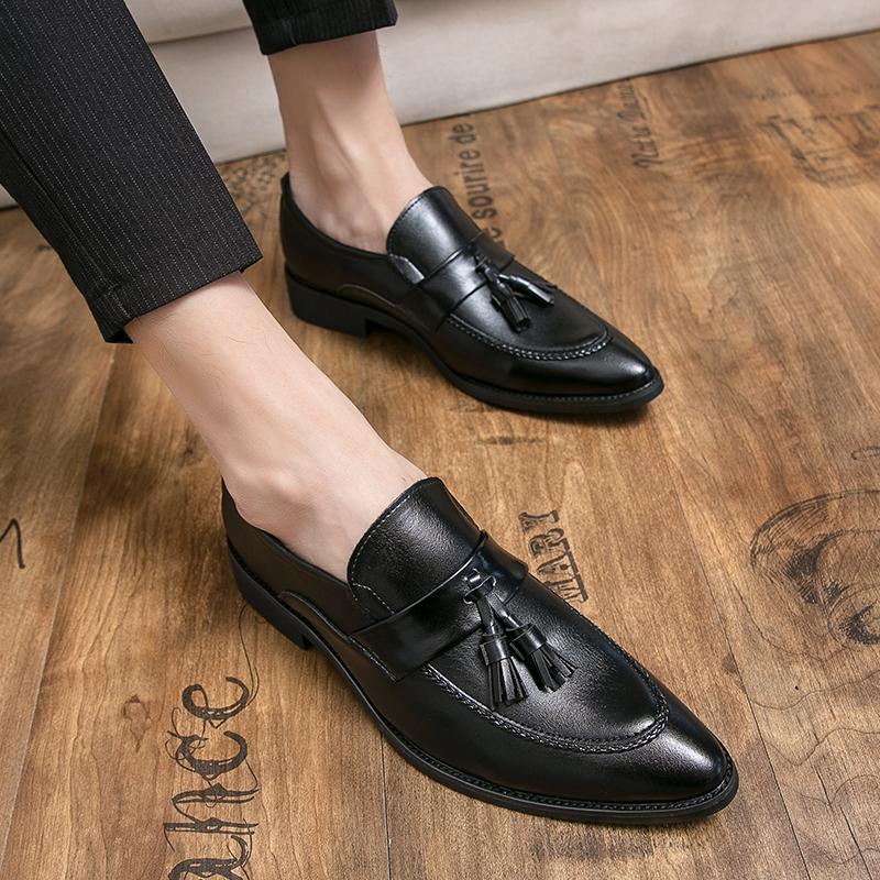 Tassel Men Dress Shoes Male Loafers Pointed Toe Business Shoes 2024 New Arrival Mens Slip On Shoes Classic Men Shoes for Wedding