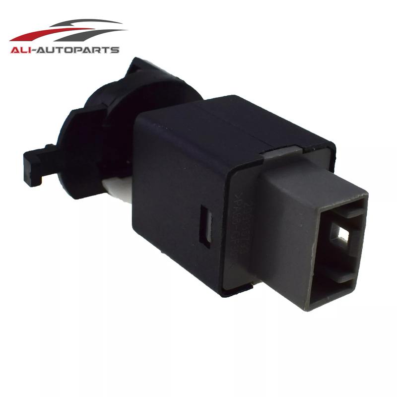 93810-3S700 Brake Light Switch 93810 3S700 For Hyundai Accent i10 i20 Santa Fe Mk3 Tucson Kia Ceed Sorento Sportage 2013-