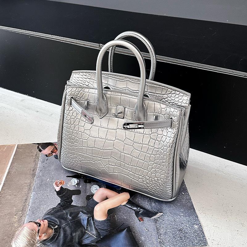 Fashion crocodile pattern portable platinum bag women's new high-end texture shoulder messenger bag European and American retro
