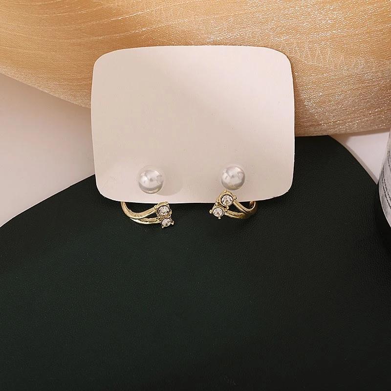 Crystal Pearl Stud Earrings for Women Elegant Pearl Zircon Earring Girls Fashion Sweet Jewelry Gifts Accessories ARI