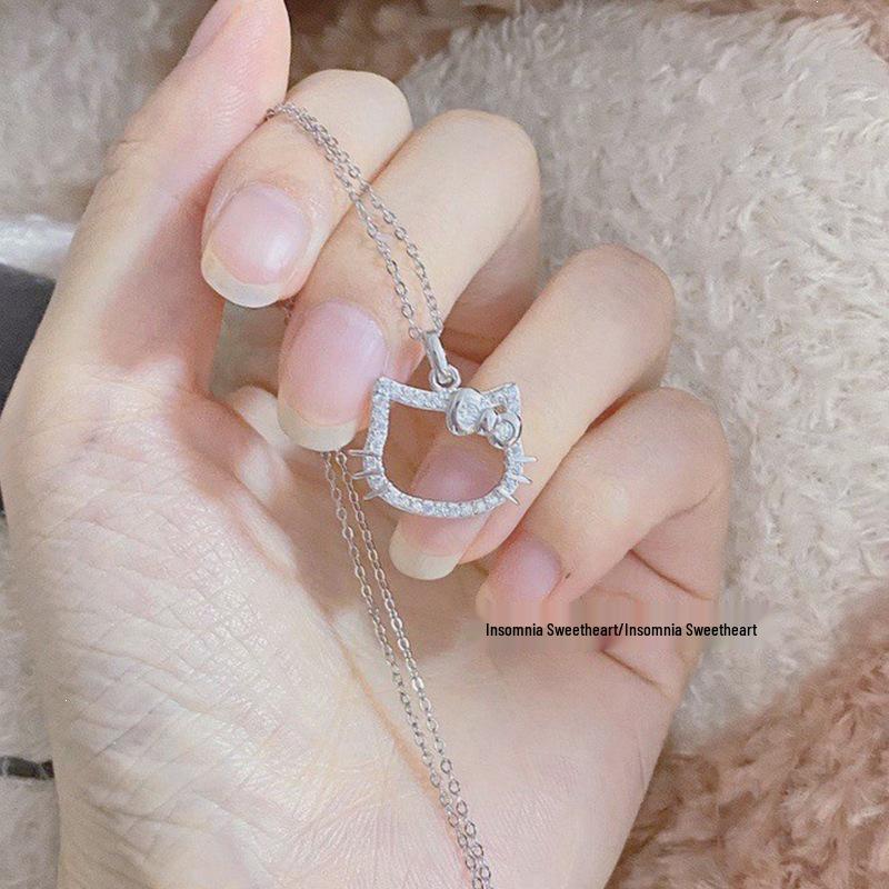 Cartoon Cat Rhinestone Necklace - Fashionable Girly Student Best Friend Chain with Niche Design.