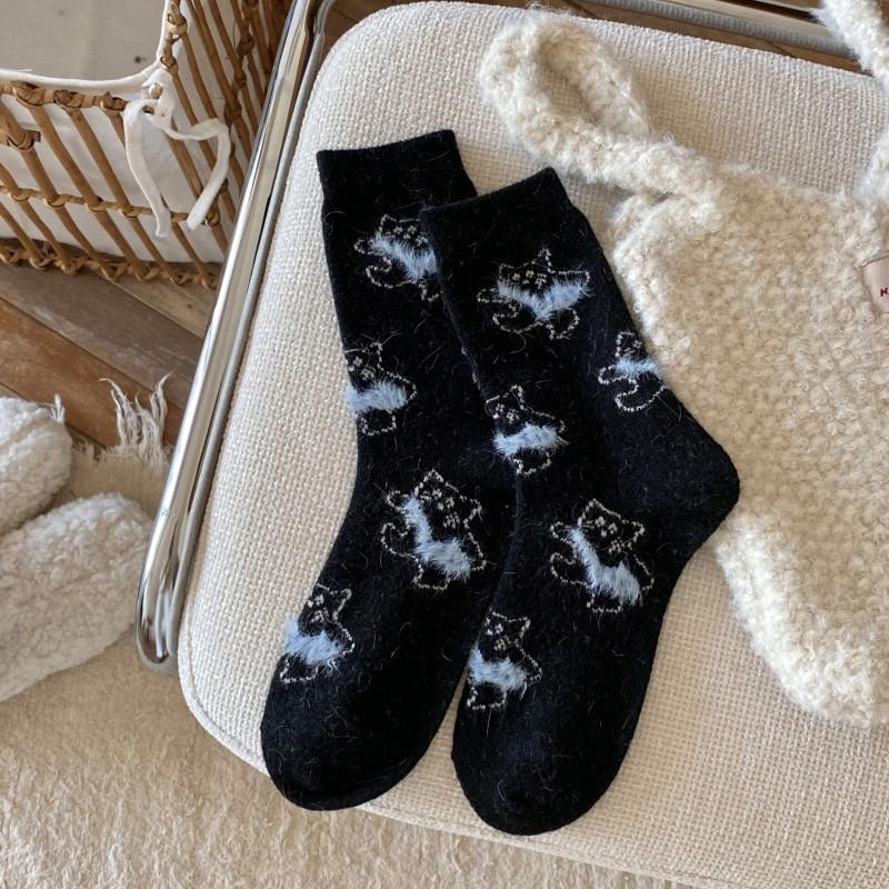 Fish-carrying Kitten Socks for Women In Autumn and Winter, Woolen Wool Socks with Thickened Animal Cover, Warm and Cute Women's Socks