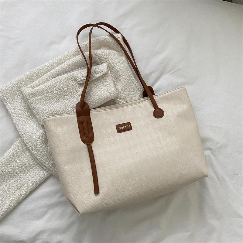Trendy Bag Women's Large-capacity Autumn New Niche Casual Shoulder Bag Texture Class Commuter Tote Bag