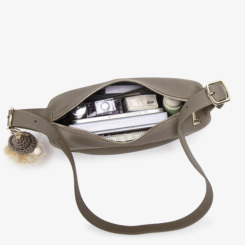 Foreign trend dumpling bag women 2025 new autumn and winter popular fashion messenger bag Internet celebrity niche design saddle bag