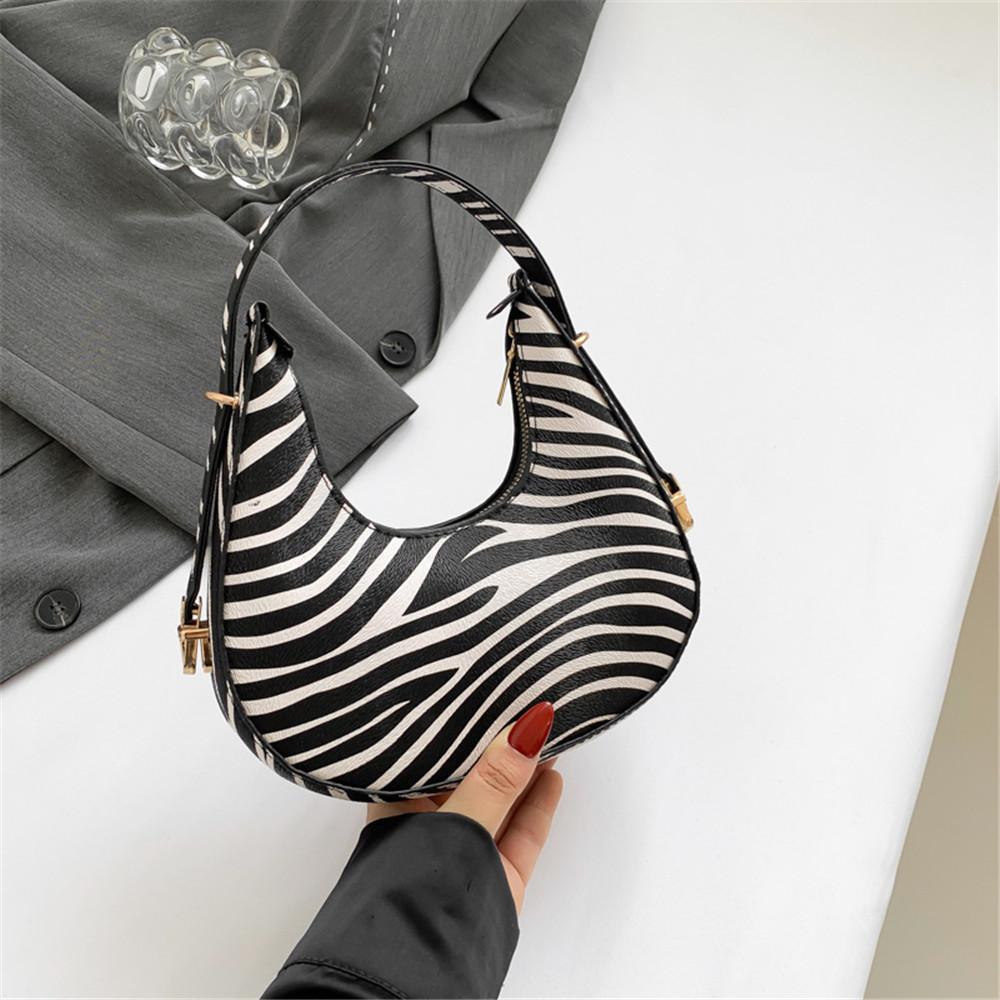 Cow Pattern Shoulder Bag for Spring/Summer Versatile Women's Bag Personalized Leopard Pattern Underarm Handbag