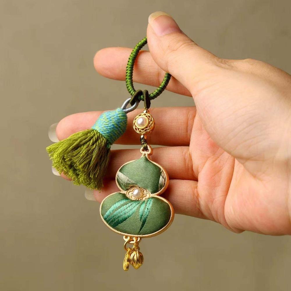Handmade Woven Tassel Bag Pendant Blessing Gourd Key-chain Hanging Ornaments Couple