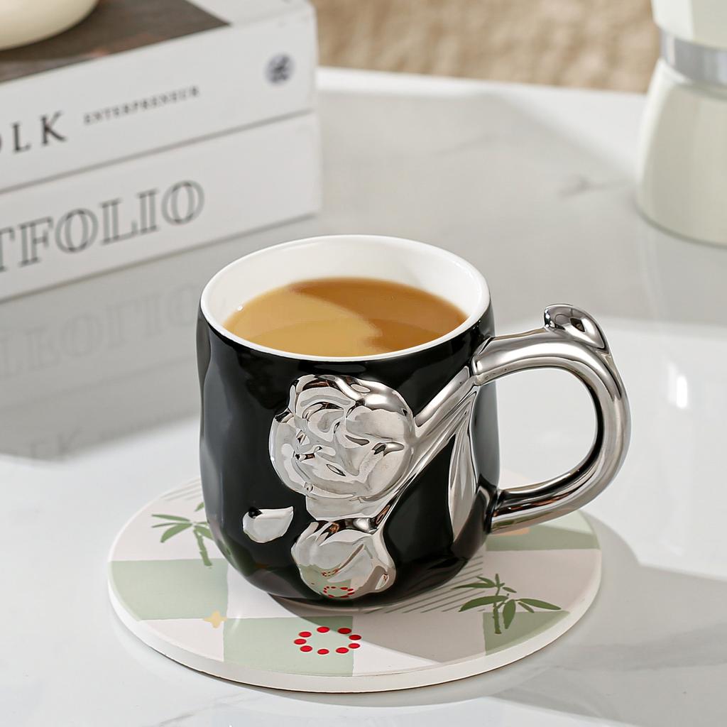 Бытовая легкая роскошная посеребренная керамическая чашка для пары, цветочная чашка для девочек, креативная индивидуальная кружка
