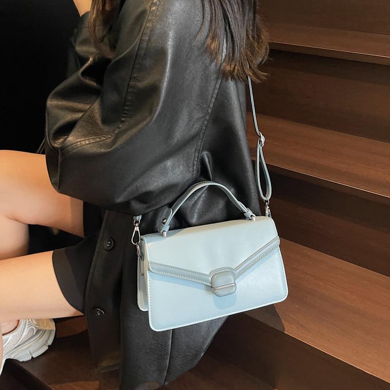 Темпераментная большая вместимость осень новая通勤 премиальная текстура кроссбоди плечо подмышка женская маленькая квадратная сумка