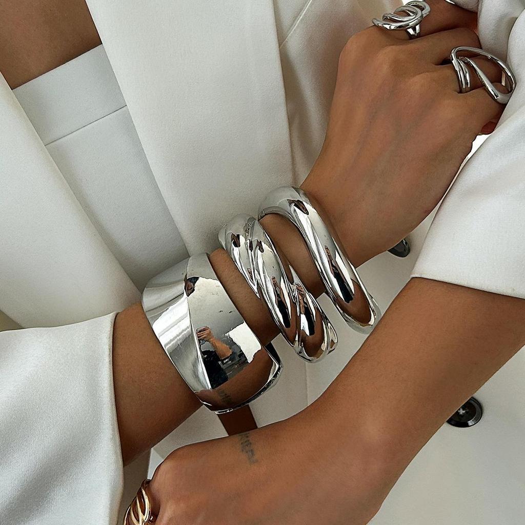 Набор браслетов из сплава в европейском и американском стиле с геометрическим узором, плавным круглым изгибом и пружинным дизайном