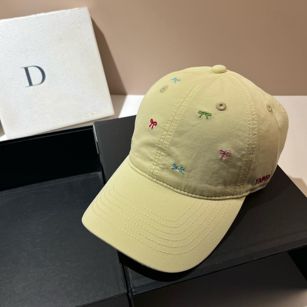 Guangzhou Alphabet Baseball Cap Simple Daily Versatile Age-Reducing Casual Cap Student Hat