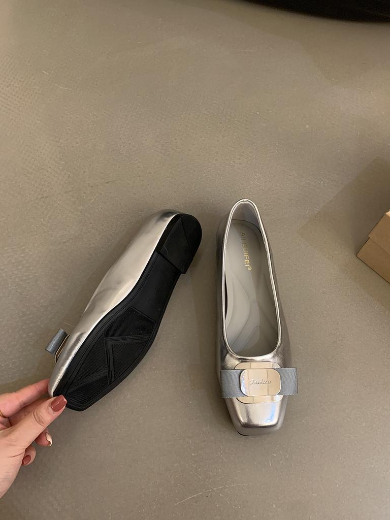 Серебристые маленькие кожаные туфли в стиле знаменитостей, женские серебряные шапочки с пряжкой, весенне-летняя одежда Мэри Джейн, одинарный