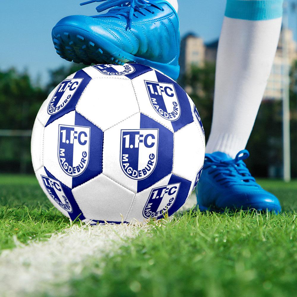 Футбольный мяч 1.FC Magdeburg, размер 5, машинная строчка, ПВХ, прочный и с высоким отскоком, подходит для всех возрастов, фанатская атрибутика, для матчей и игр на открытом воздухе.