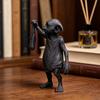 3D-печатная фигурка эльфа, держащая носки, статуэтка эльфа, скульптура, украшение для дома, офиса, рабочего стола, коллекционный подарок для фанатов