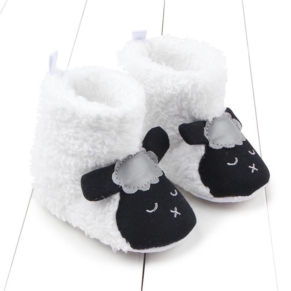 Плюшевые пинетки для малышей в виде барашка