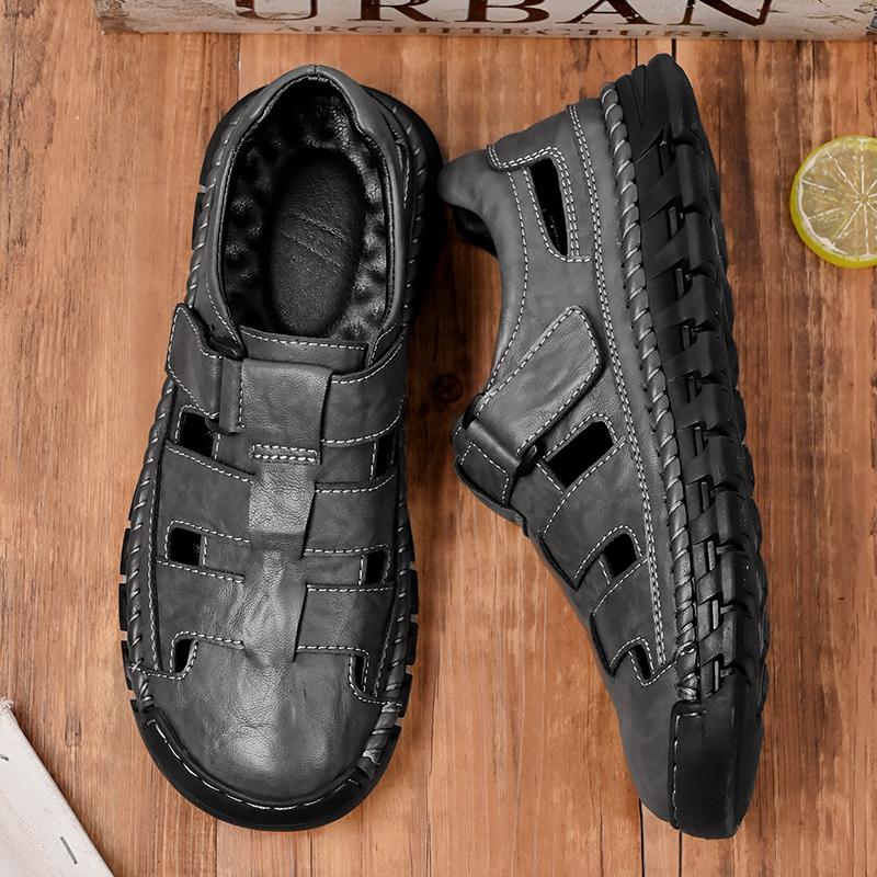 Fashion Hollow Out Men Sandals Casual Leather Mens Summer Shoes Outdoor Man Beach Sandals Soft Roman Shoes Quick Dry Wading Aqua Shoes