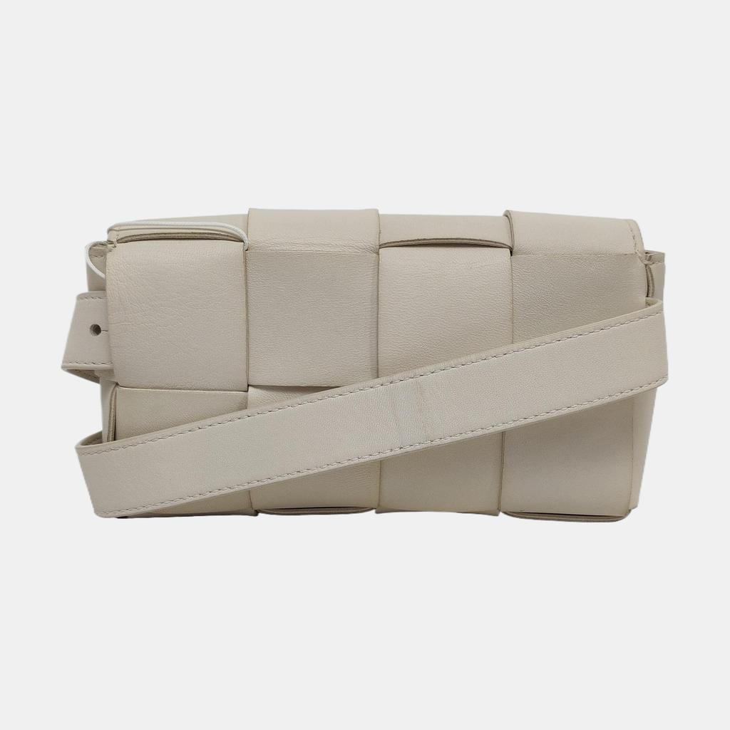 [Pre-Owned] Cassette Pillow Bag The Belt Solid Color Woven Magnetic Buckle Lambskin Waist Crossbody Bag - Very Good #R01EXK