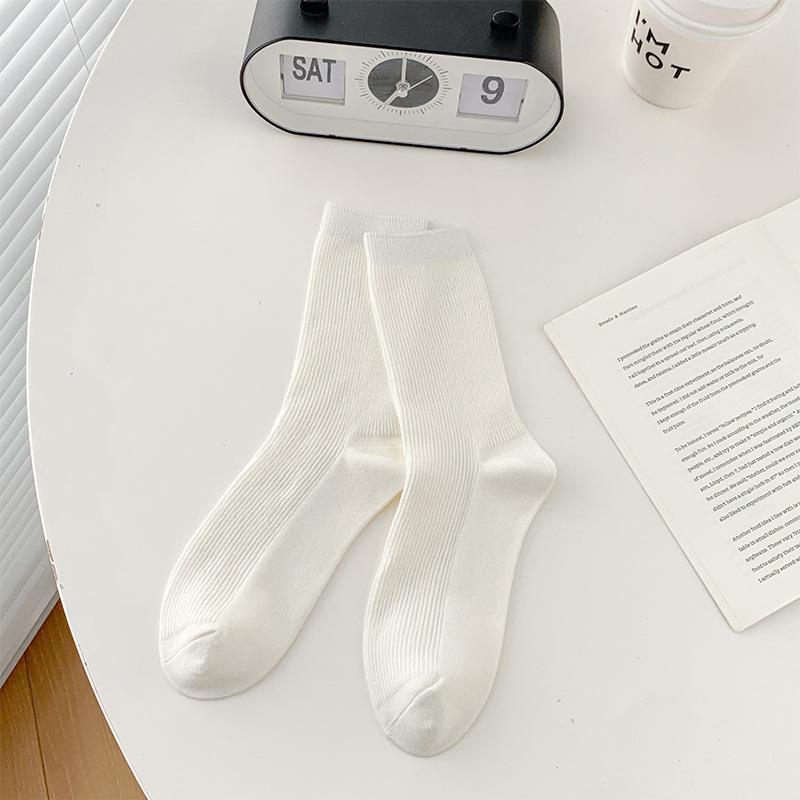 Women Spring and Autumn Pure Color Simple Sweat Absorbent Breathable Cotton Socks