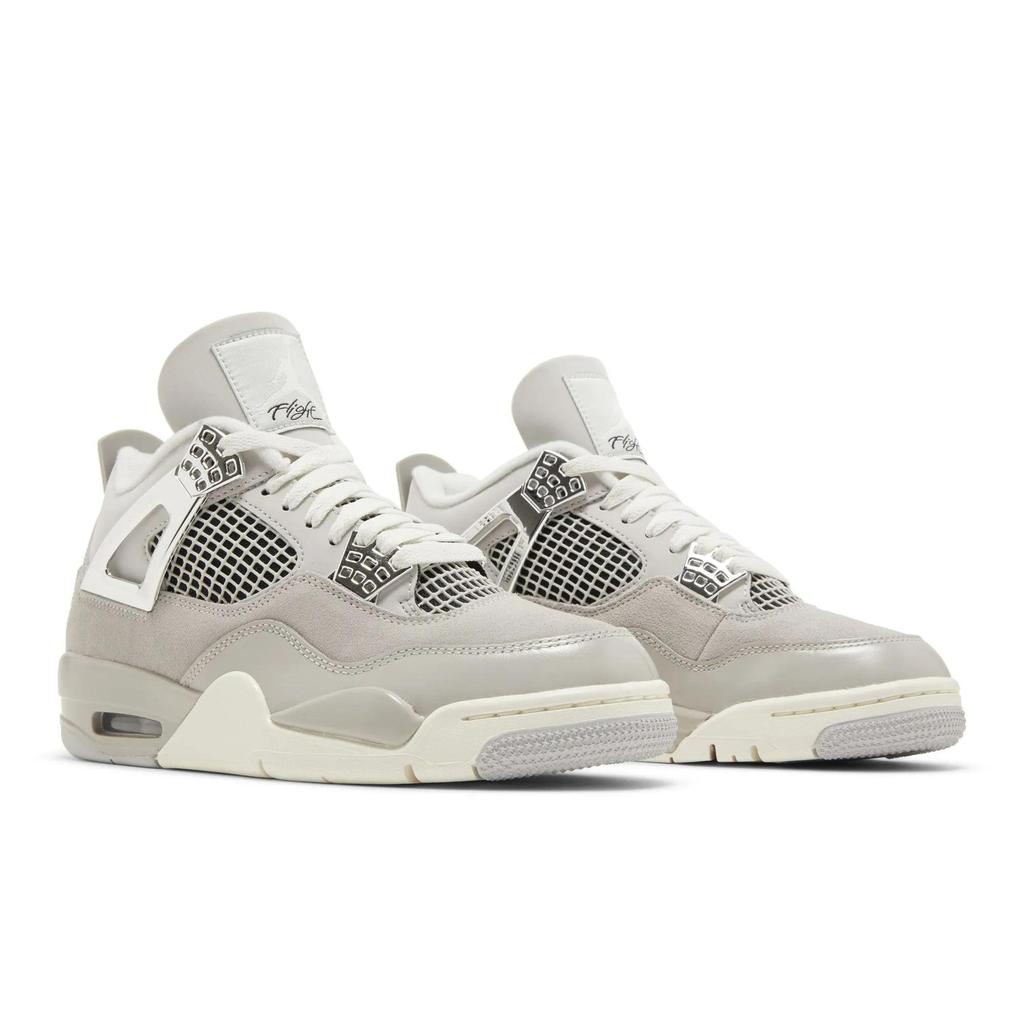 Женские Air Jordan 4 Retro 'Frozen Moments' (женские размеры) Светло-железный / Парус / Нейтрально-серый / Черный / Металлический серебристый Винтажные баскетбольные кроссовки