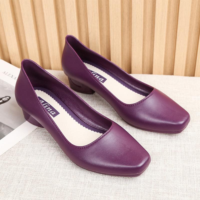 Корейская версия Baotou сандалии на каблуке с уклоном для женщин летом, толстый каблук, квадратный носок, неглубокий носок, уличные повседневные мягкие подошвы одинарные туфли