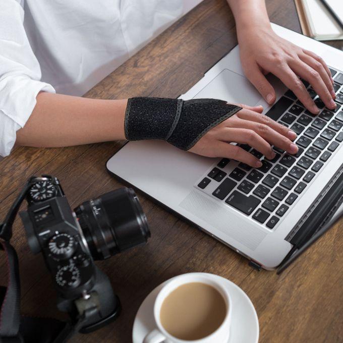 2шт. Регулируемый фиксатор запястья