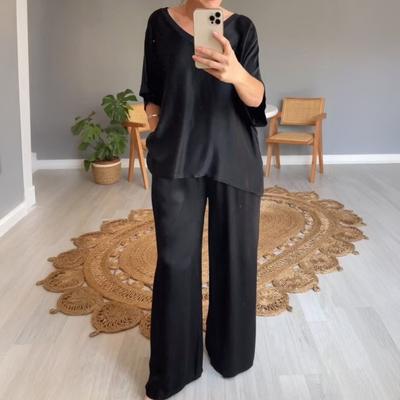 Атласные костюмы-двойки для женщин, большие размеры, топ с V-образным вырезом и рукавами до локтя и брюки с широкими штанинами, повседневный свободный костюм для отдыха