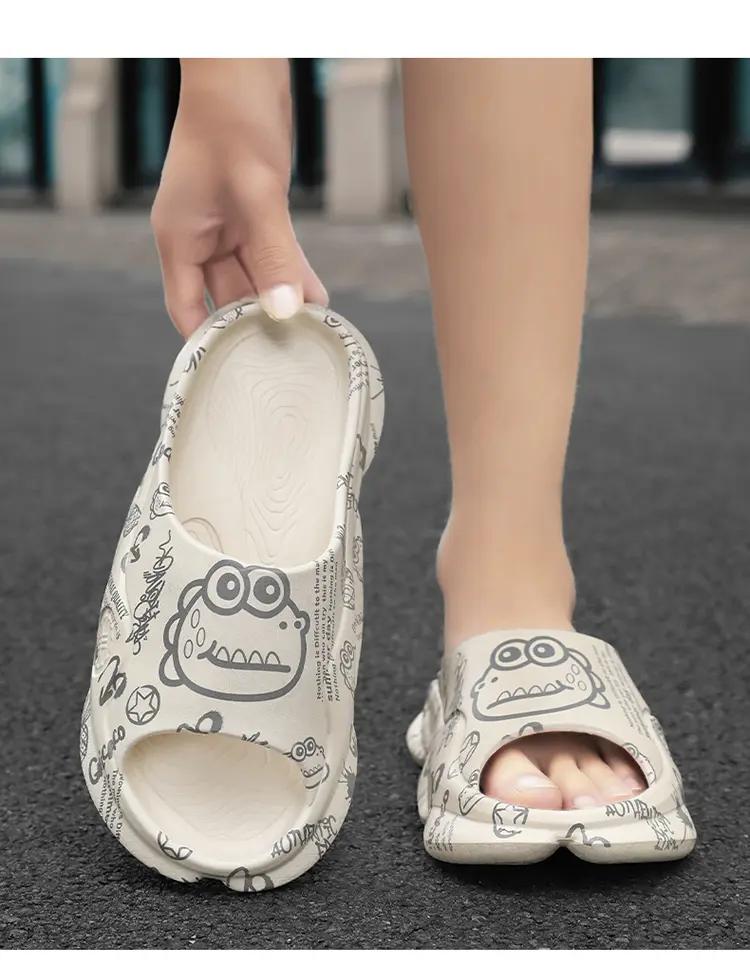 Крутые тапочки для мужчин летом Новые модные домашние Мягкая подошва Противоскользящие EVA Модные парные тапочки EVA 2 цвета 36-45