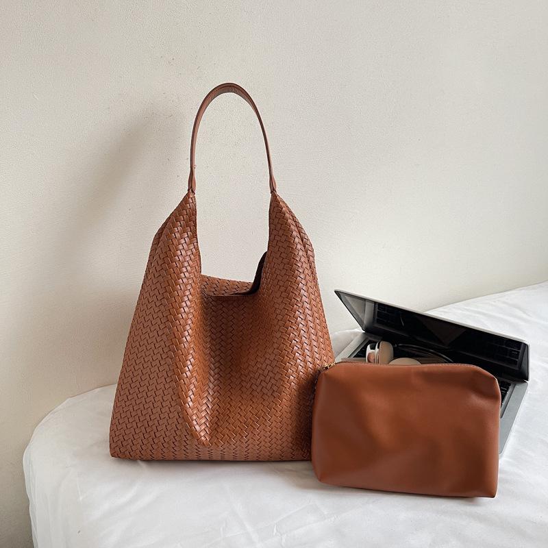 Винтажная сумка через плечо, повседневная мягкая кожаная сумка под мышкой и популярная плетеная сумка для通勤