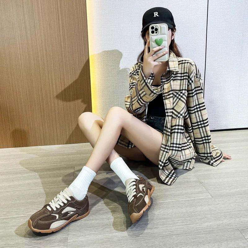 Женская спортивная обувь, роскошные повседневные теннисные кроссовки из искусственной кожи для женщин, тренд 2024 года, удобная обувь на плоской подошве, брендовая обувь для активного отдыха