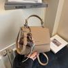 British Minimalist Style Women's Commuter Shoulder Bag Small Hanging Accessory Ladies Crossbody Handbag Handbag