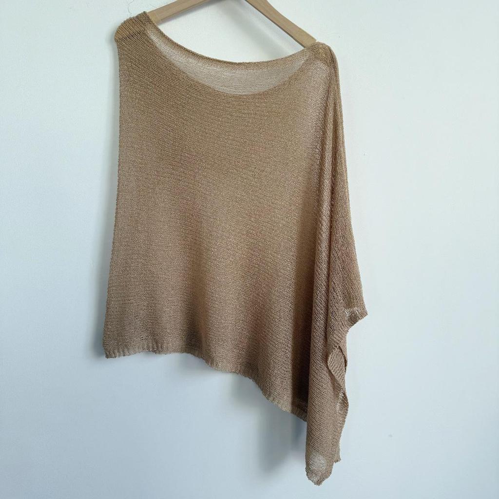 Многофункциональное пончо-шаль из ажурной вязки с майкой