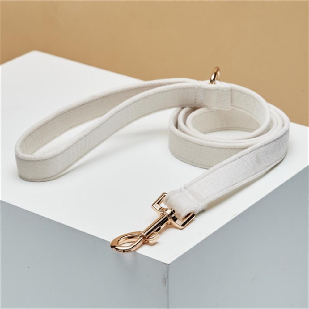 Бархатный ошейник для питомца с лазерной гравировкой