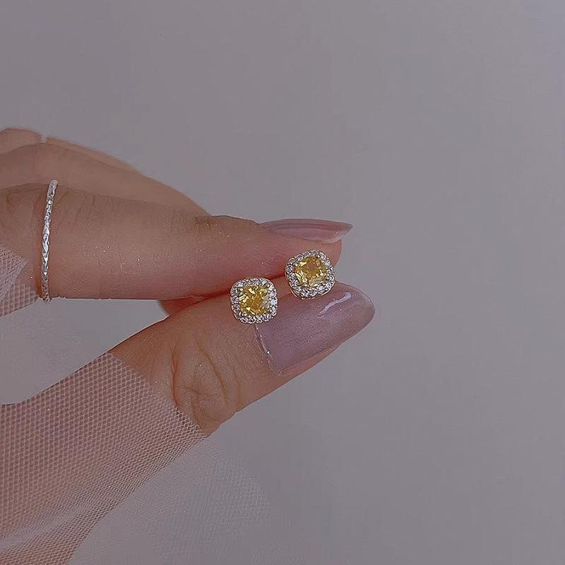 Изысканные серьги-кубики сахара с цирконом для женщин - Легкие, роскошные и модные, нишевый дизайн