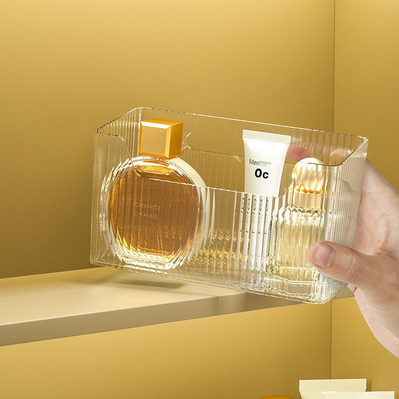 Настенный зеркальный шкаф для ванной комнаты с полками для косметики и средств по уходу за кожей