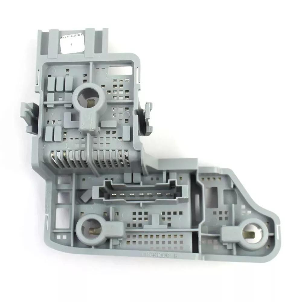 Задний правый патрон лампы заднего фонаря A2048202577 для Mercedes C-класса W204 2012-2014
