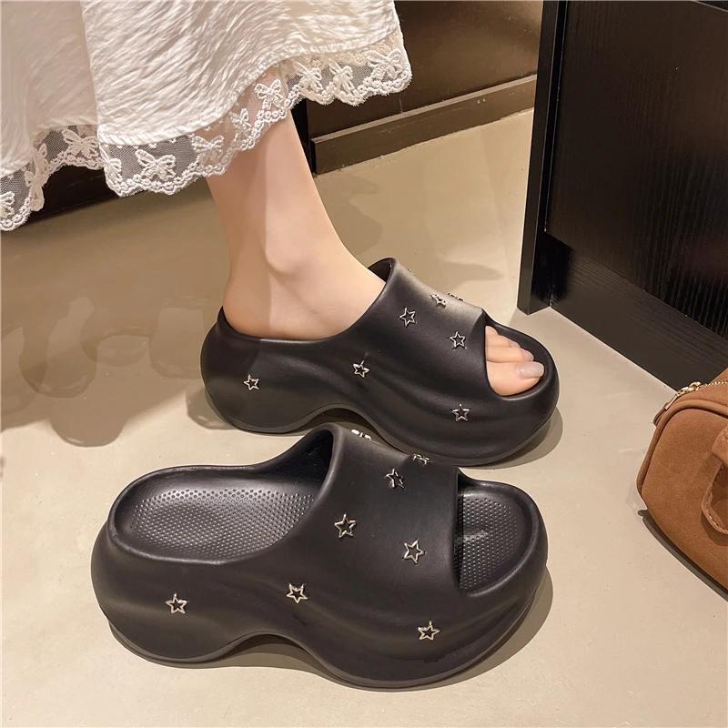 Fashion Niche Star 2025 Summer New Casual Flip-Flops Fashion and Versatile Platform Heightening Lightweight Women's Outside Sandals