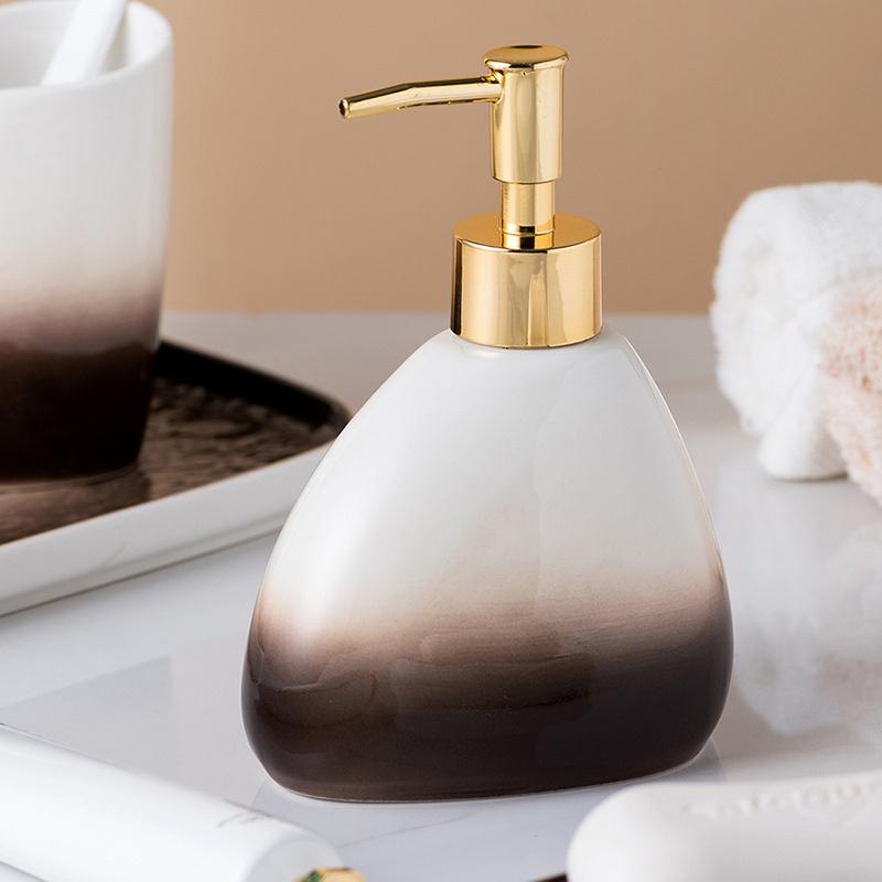 6 шт. 1 набор принадлежностей для ванной комнаты из керамической керамики коричневого цвета Advanced Gradual, 2 стаканчика для ополаскивателя для полости рта, 1 мыльница, 1 стаканчик для зубной щетки, 1 поднос, 1 баночка для лосьона Подарки Creative Home.