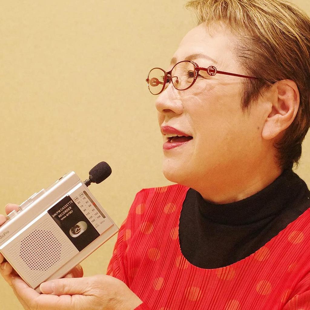 Tosho Radio and Cassette Sound Collection Compatible with Power Supply Disaster Voice Earphones Silver Player, Compact, Microphone, AM/FM/Wide FM,